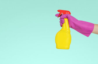 Rengöra en ytterdörr